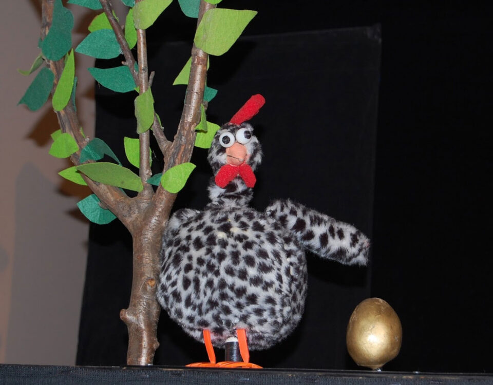 Títeres - La gallina de los huevos de oro