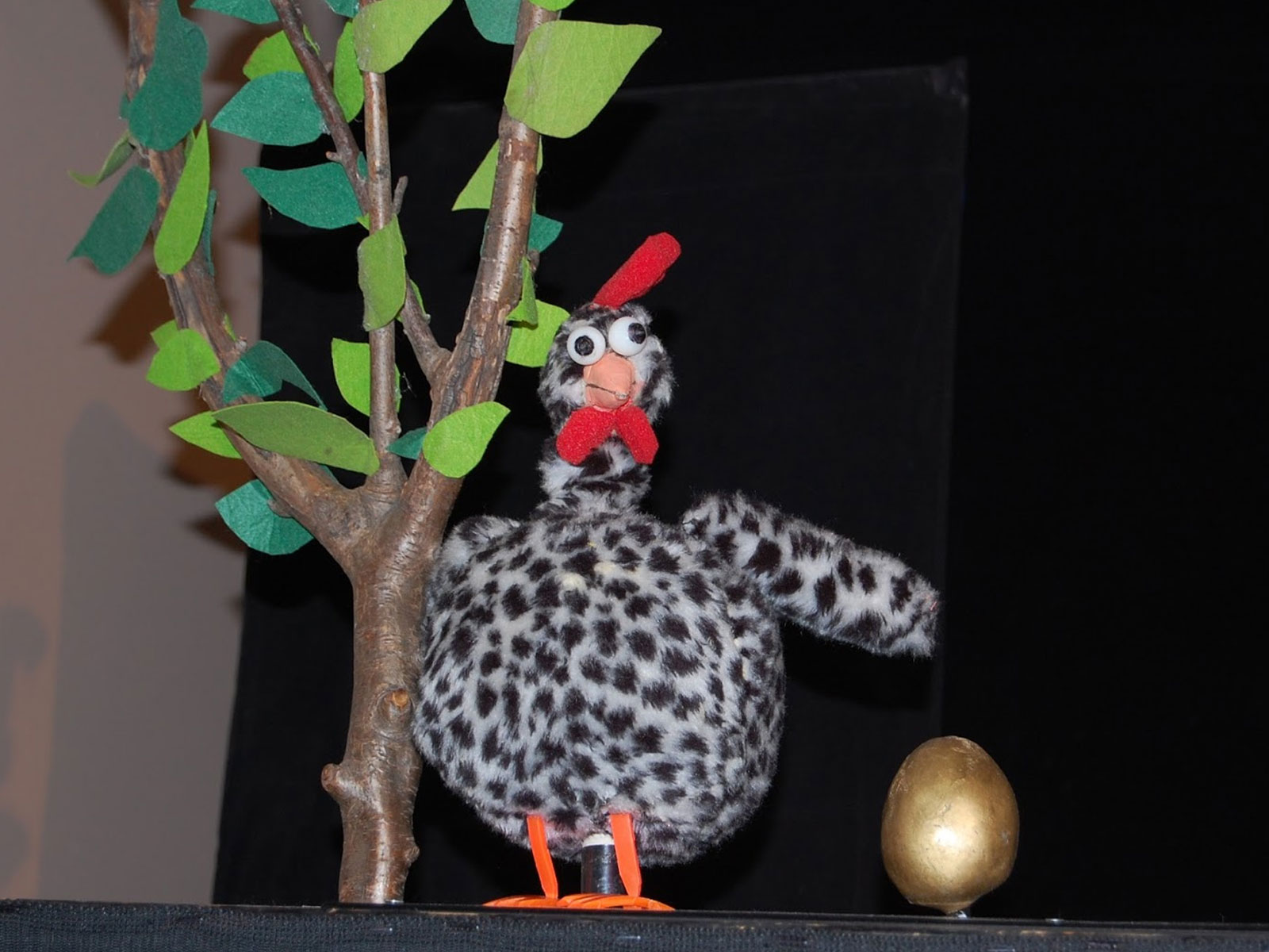 Títeres - La gallina de los huevos de oro